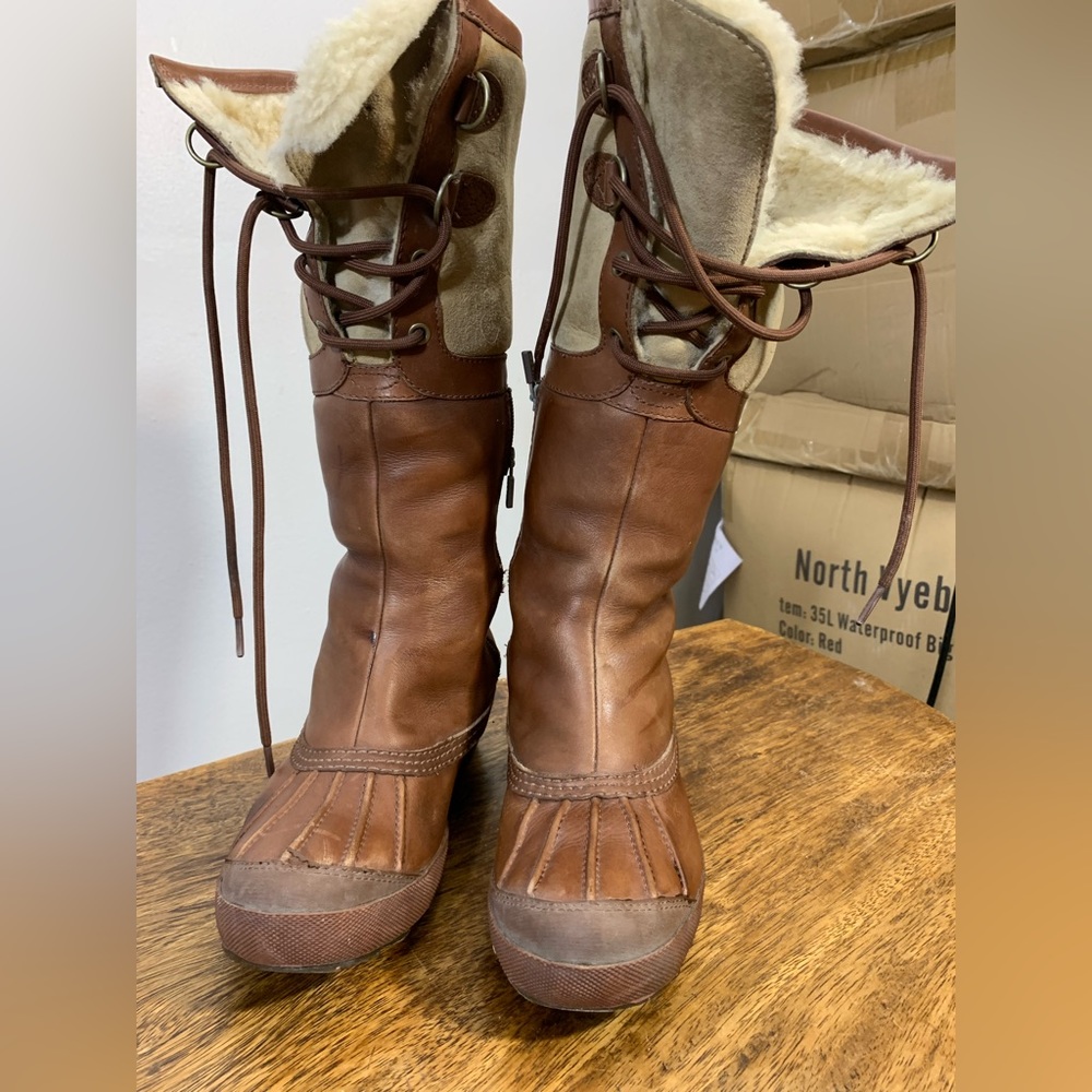 UGG Elsa Winter Lace-Up Waterproof Brown Boots with Faux Fur Lining sz 37